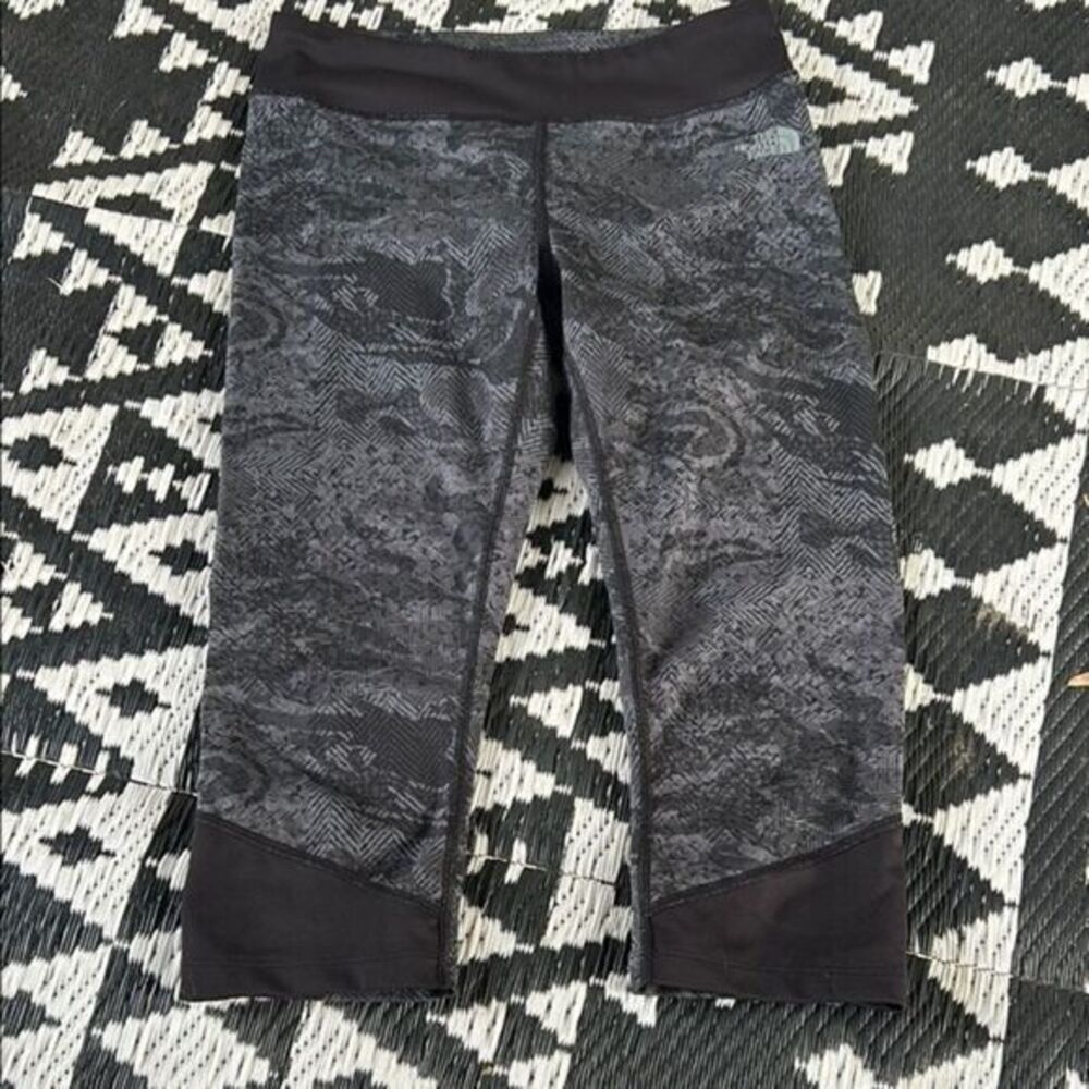 North Face Medium Black Leggings with Abstract Pattern and High-Rise Waistband